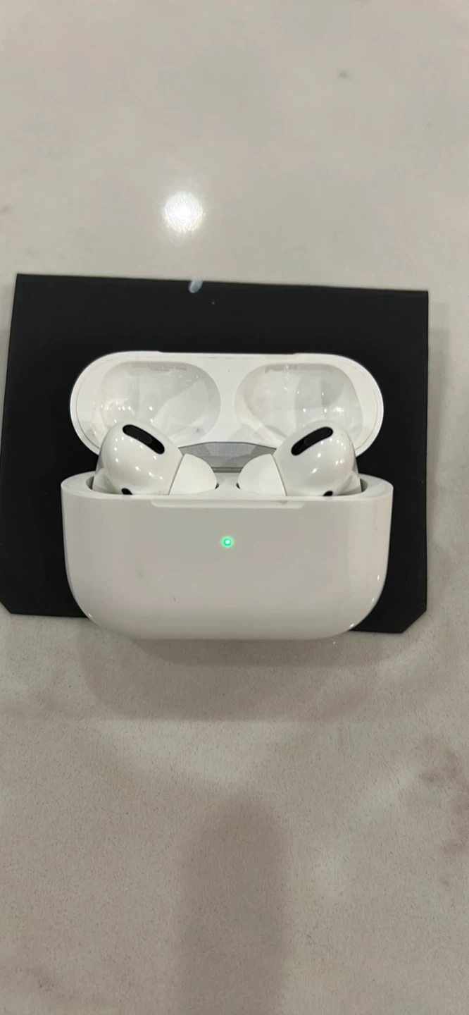 Apple AirPods Pro (1st Gen)