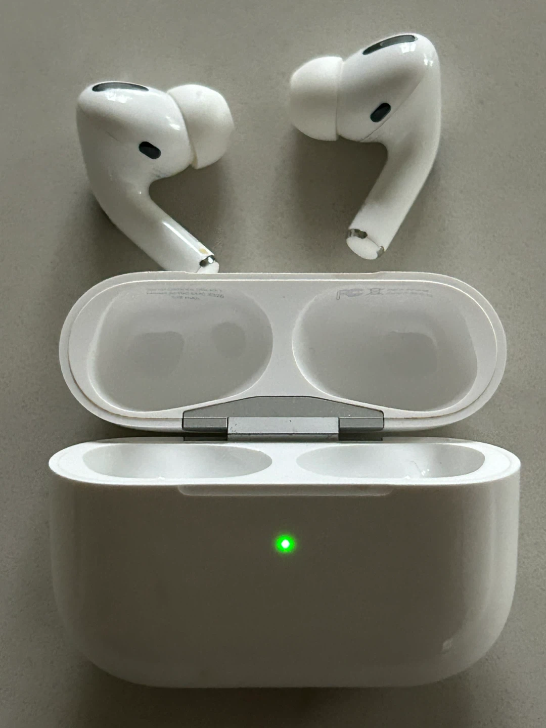 Apple AirPods Pro (1st Gen) - photo 2