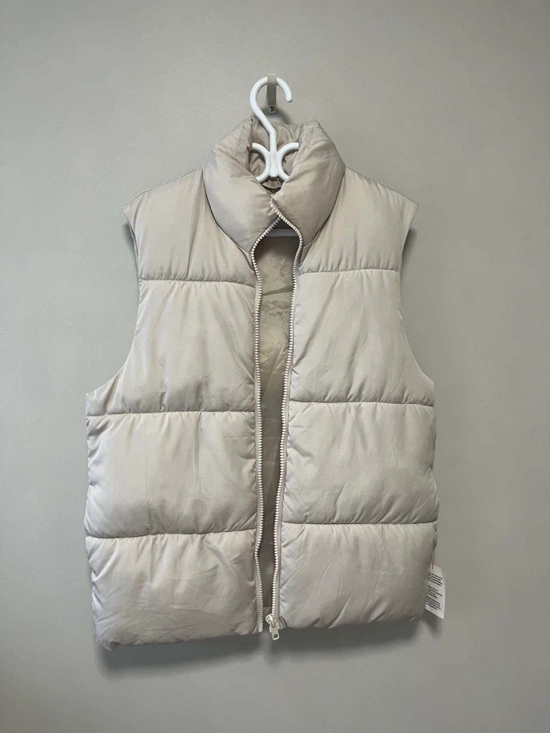 ASOS DESIGN Puffer Gilet Vest - Medium - Stone - NWT - photo 3