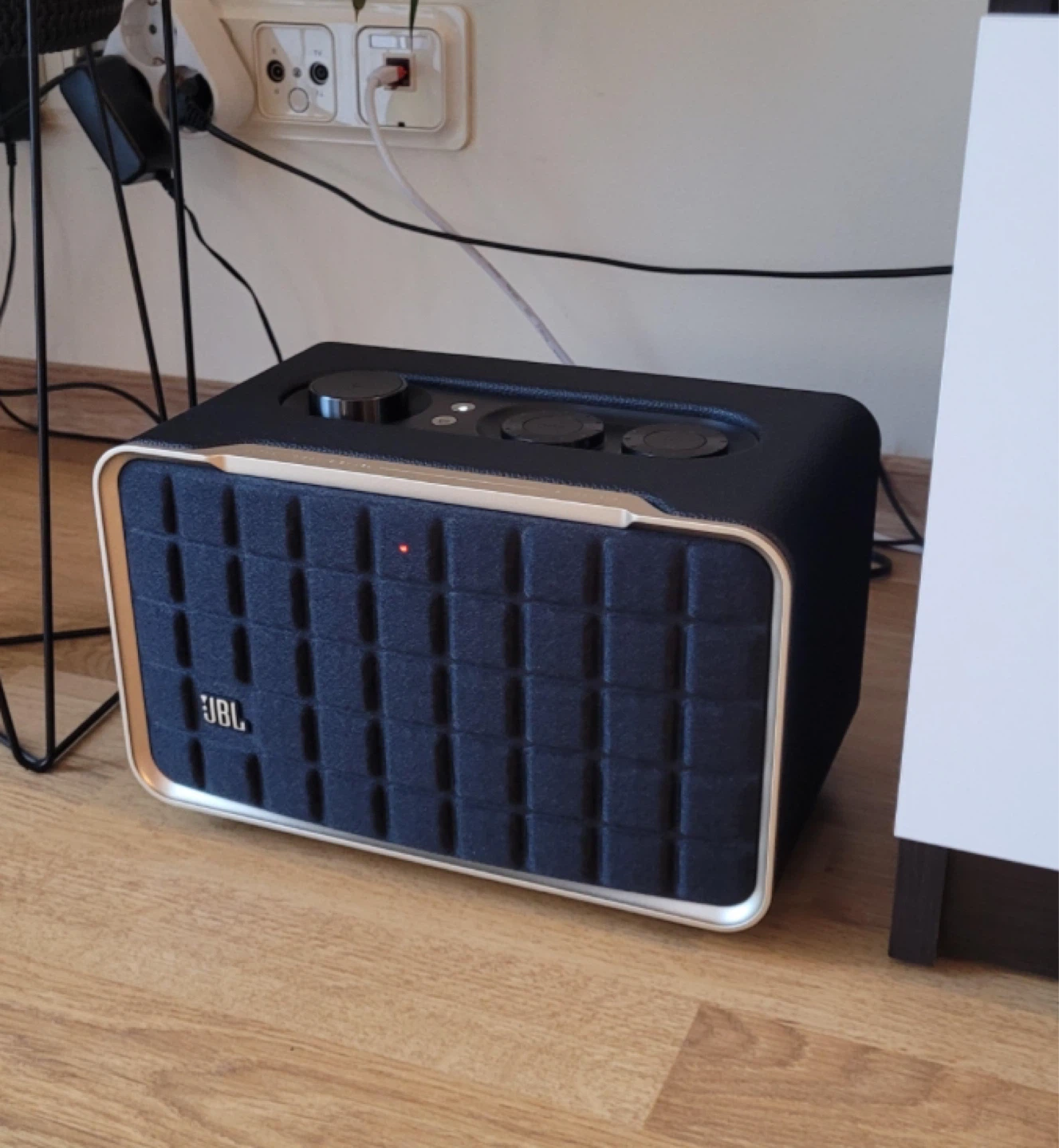 JBL Authentics 200 Speaker