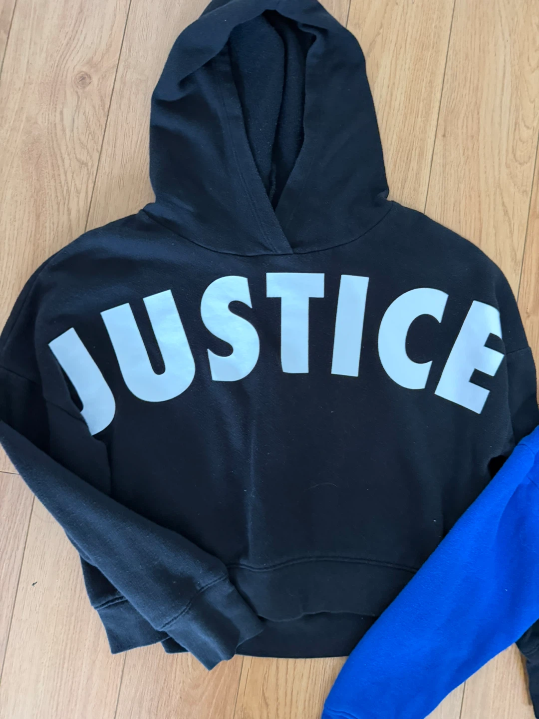 2 Size 8 Justice very light sweaters - photo 3