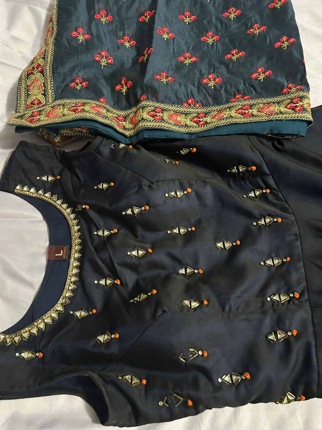 Indian salwar kameez sets - assorted colours and sizes - photo 4