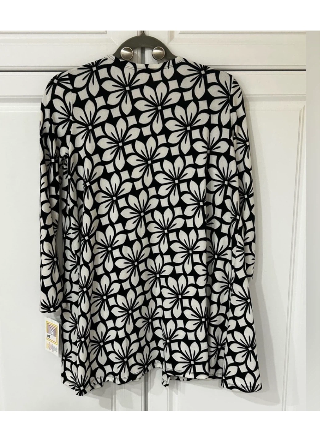 LuLaRoe Caroline Cardigan Size S Black and White Floral - photo 2