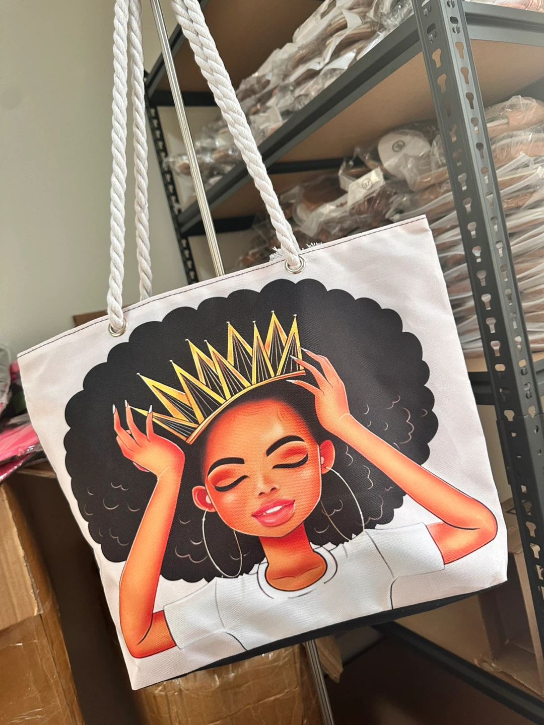 Tote Bag with Queen Graphic and Rope Handles - photo 2