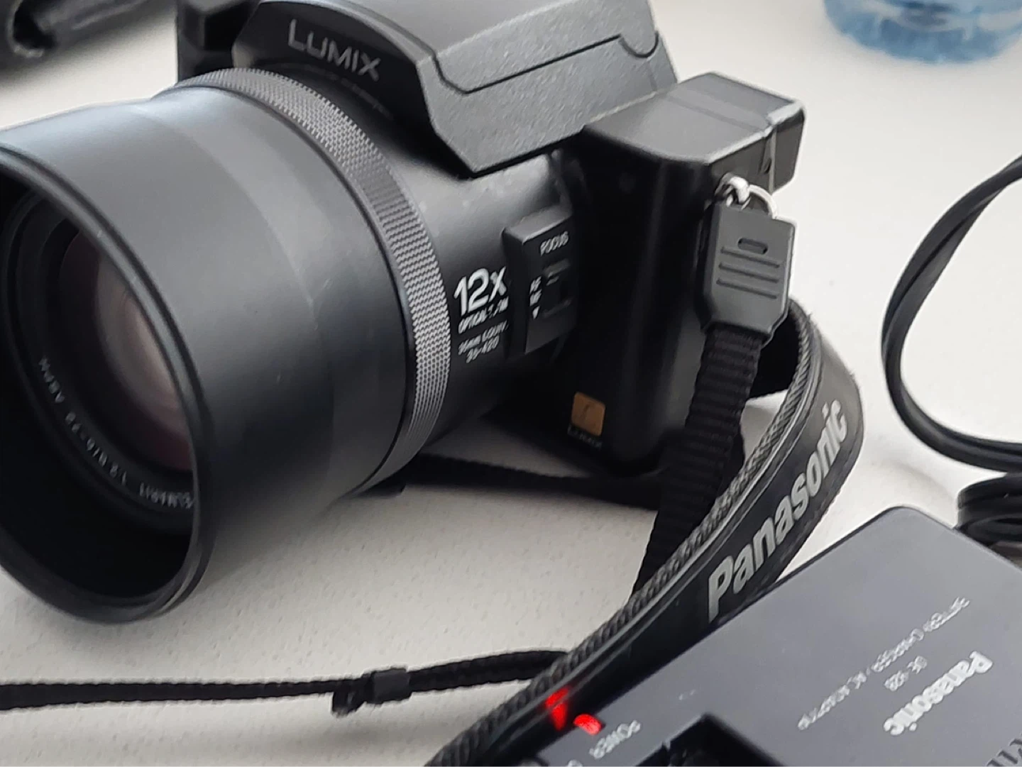 Panasonic Lumix DMC-FZ10 12x Optical Zoom Digital Camera - photo 3