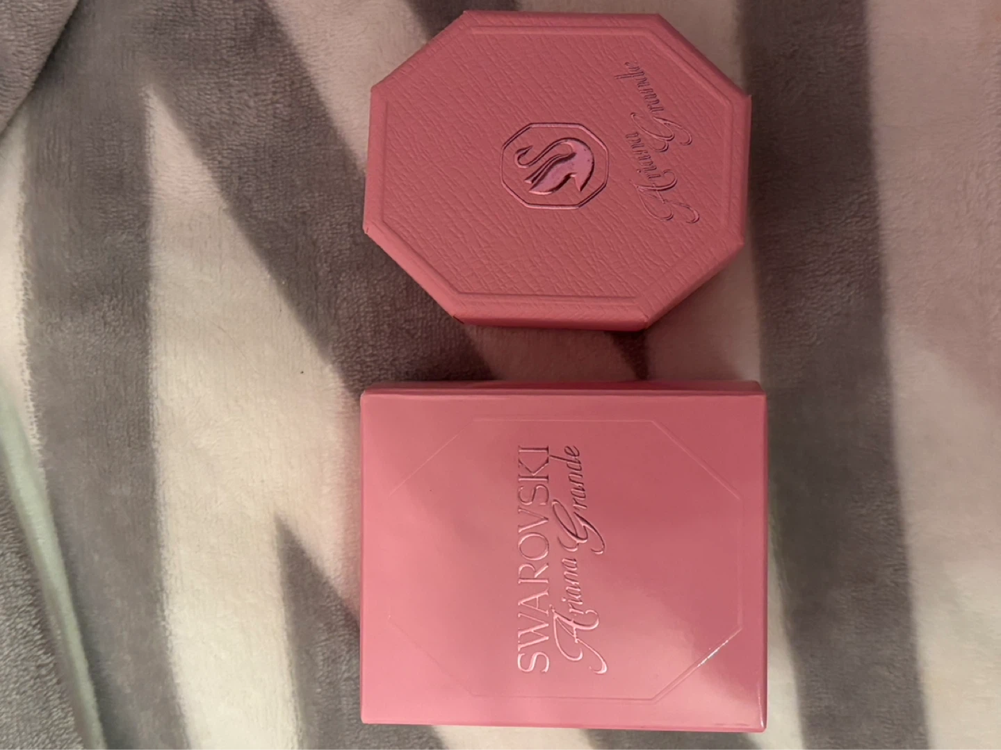 Swarovski Ariana Grande Heart Stud Earrings - photo 3