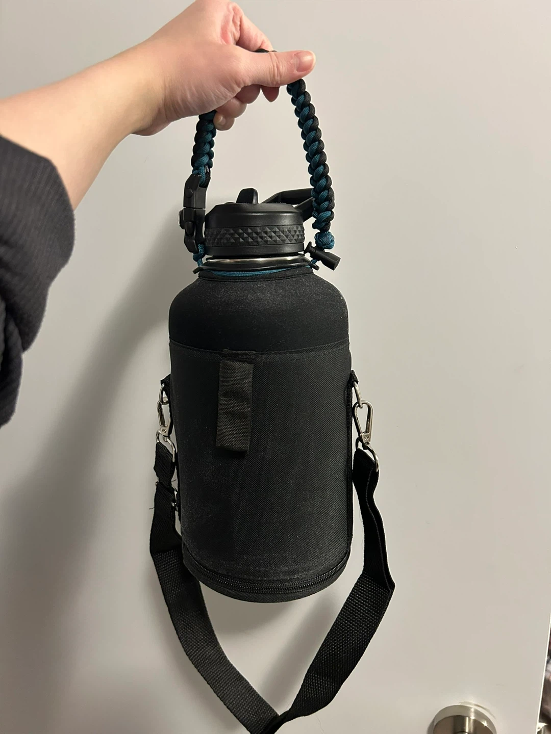 64oz Water Bottle with Straw Lid, Brush and Carry Bag