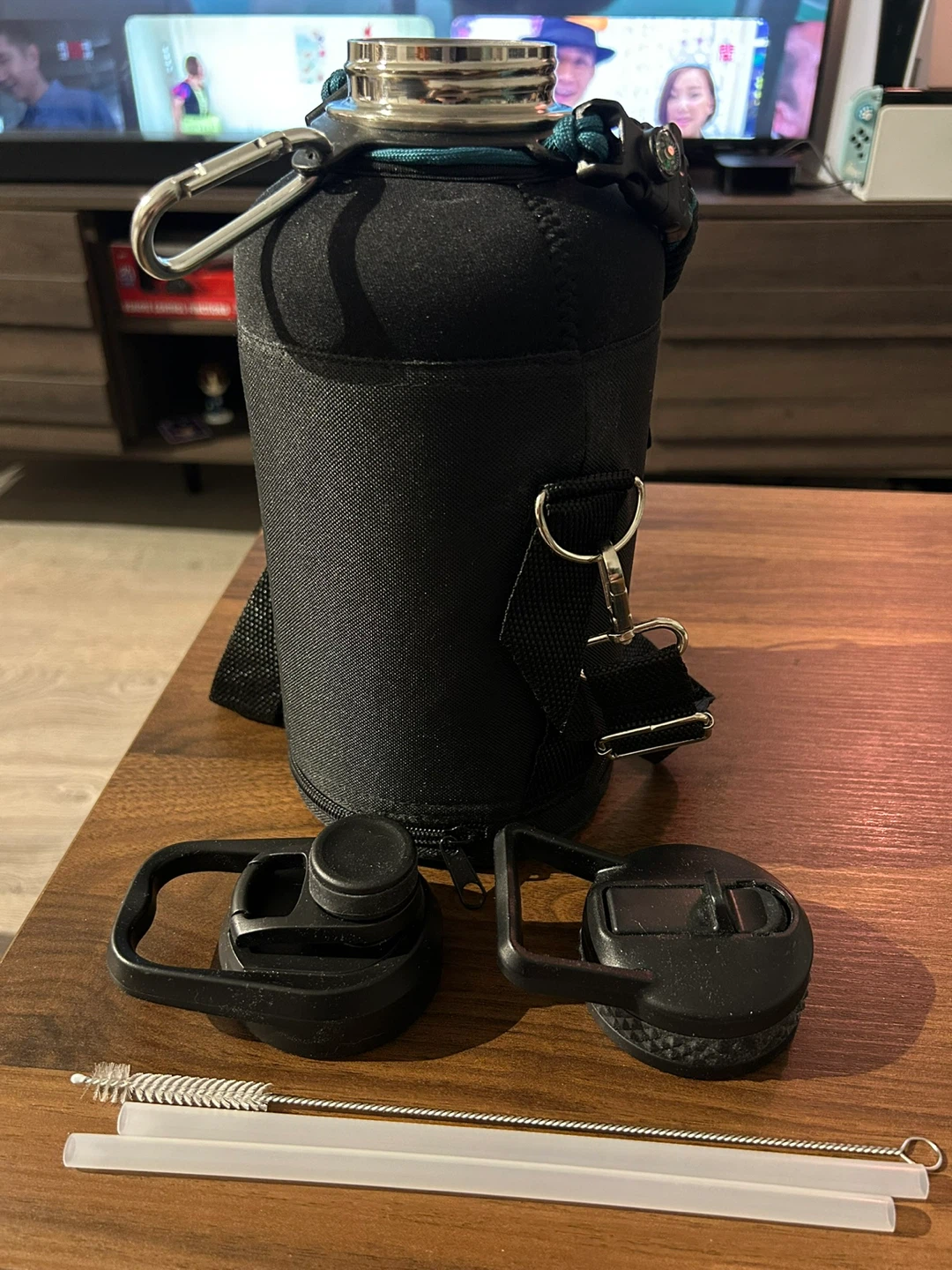 64oz Water Bottle with Straw Lid, Brush and Carry Bag - photo 2