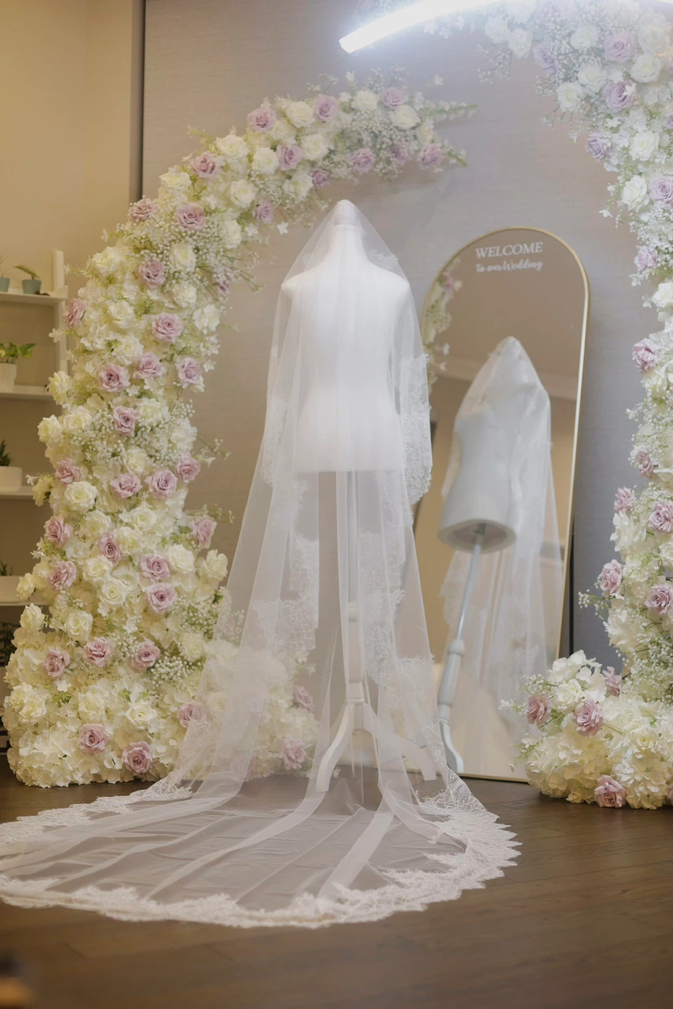 Chantilly lace Mantilla veil -brand new