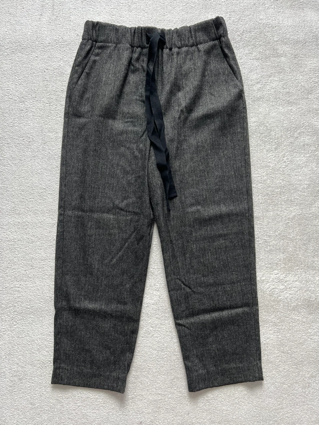 Zara Woman Grey Herringbone Cropped Pants - Size M
