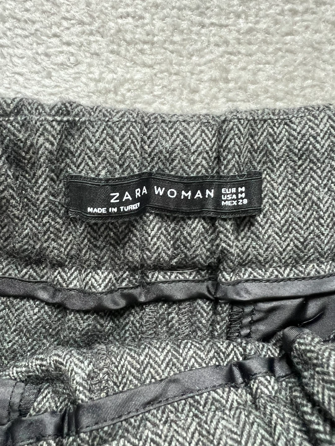 Zara Woman Grey Herringbone Cropped Pants - Size M - photo 2