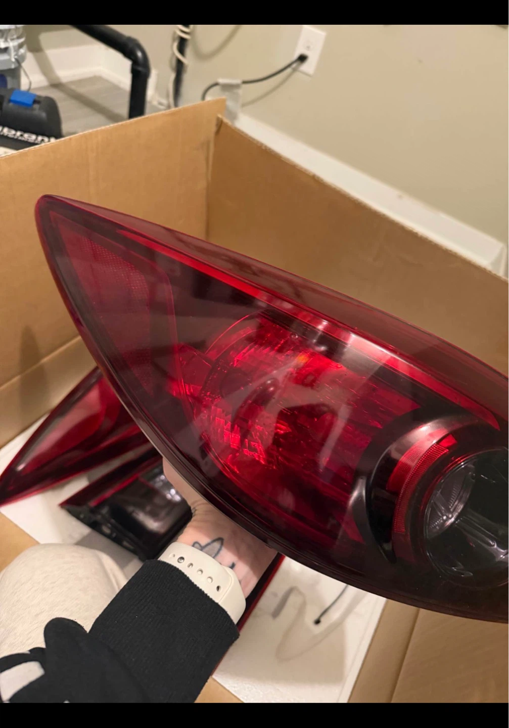 14-18 stock mazda 3 sedan tail lights - photo 3