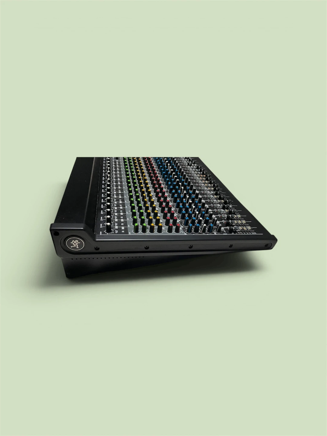 Mackie 2404-VLZ3 24-Channel Mixer - photo 4