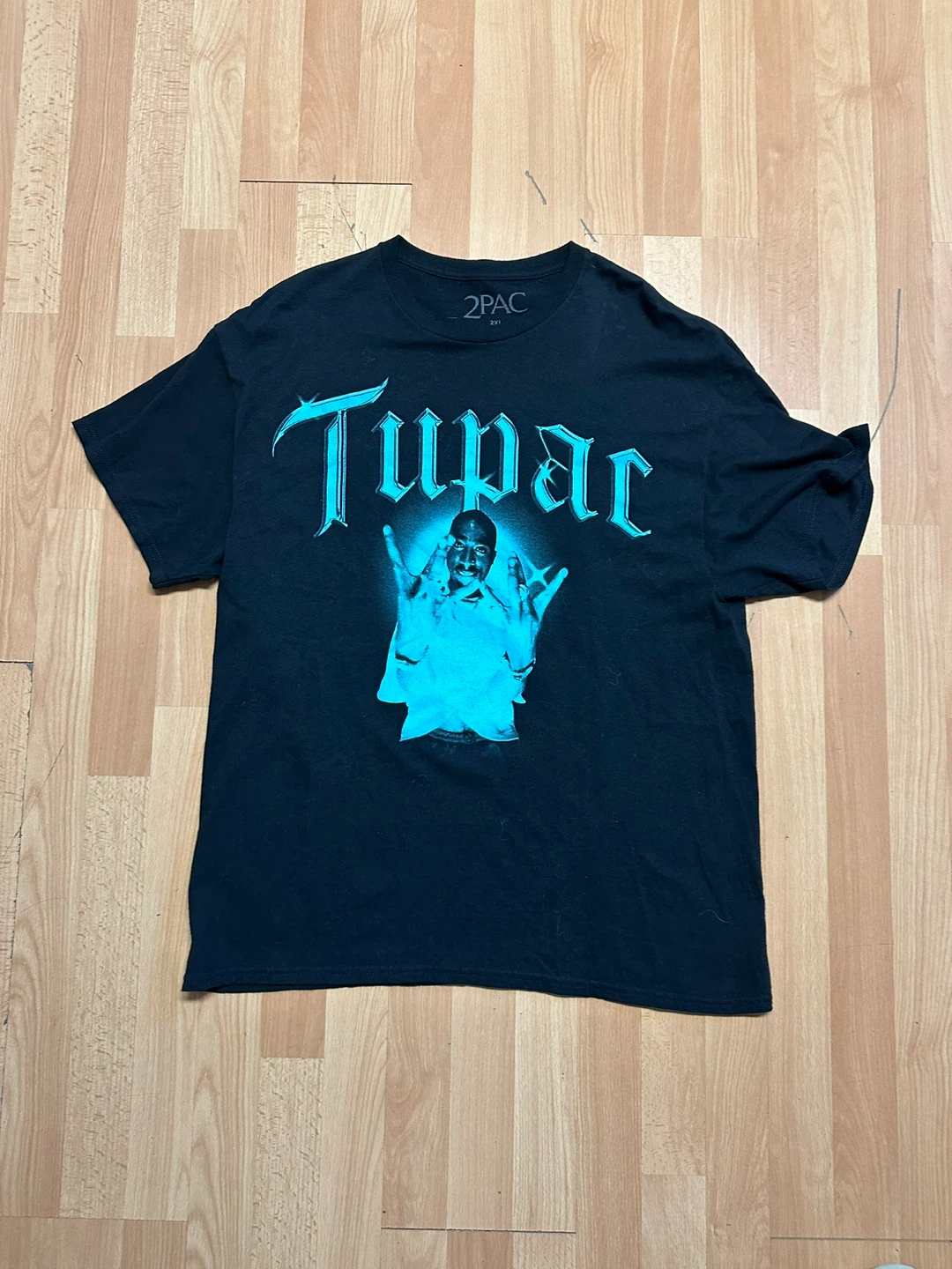 Graphic tees - photo 2