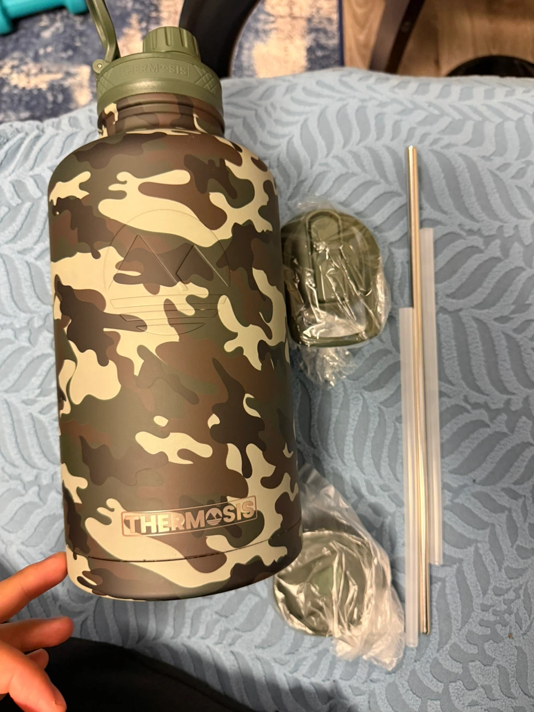Thermosis Camo Water Bottle with Straws