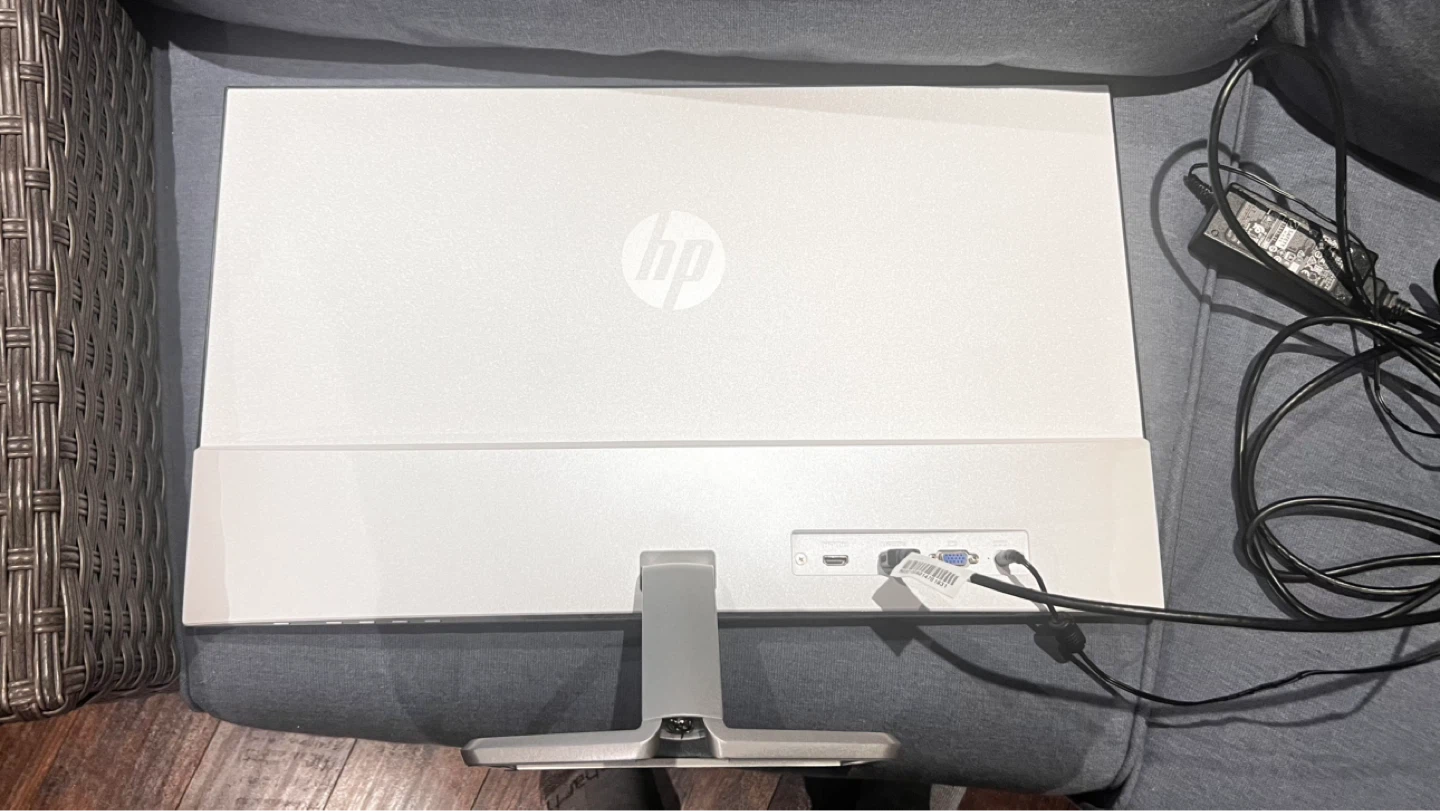 HP 27fw 27-inch Display Monitor - photo 2