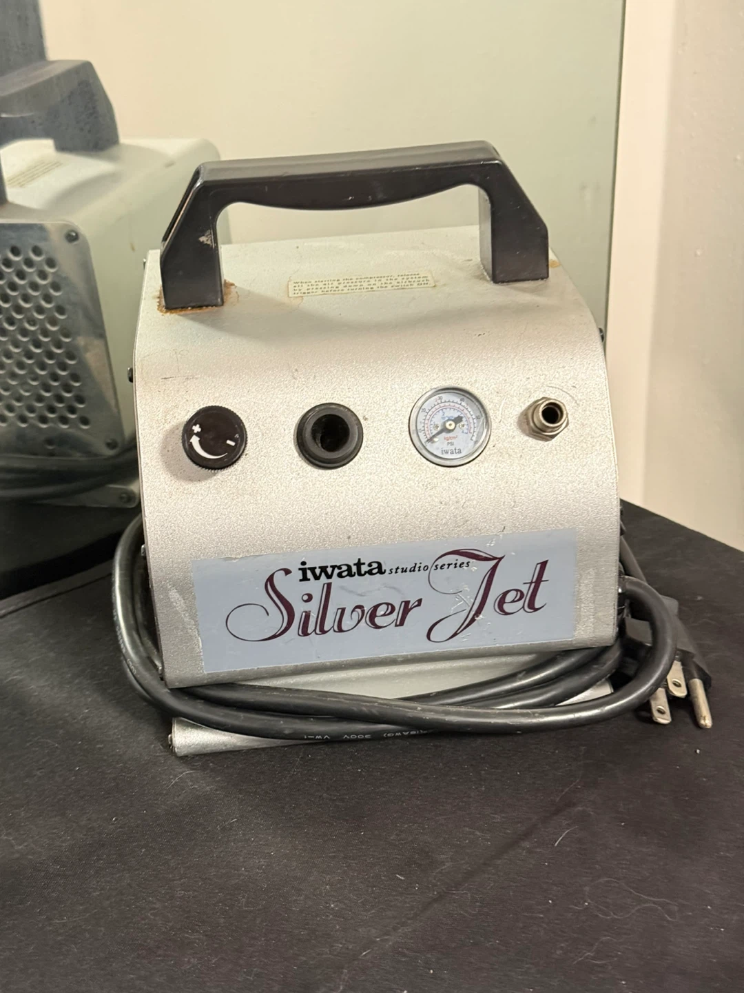 Iwata Silver Jet Airbrush Compressor