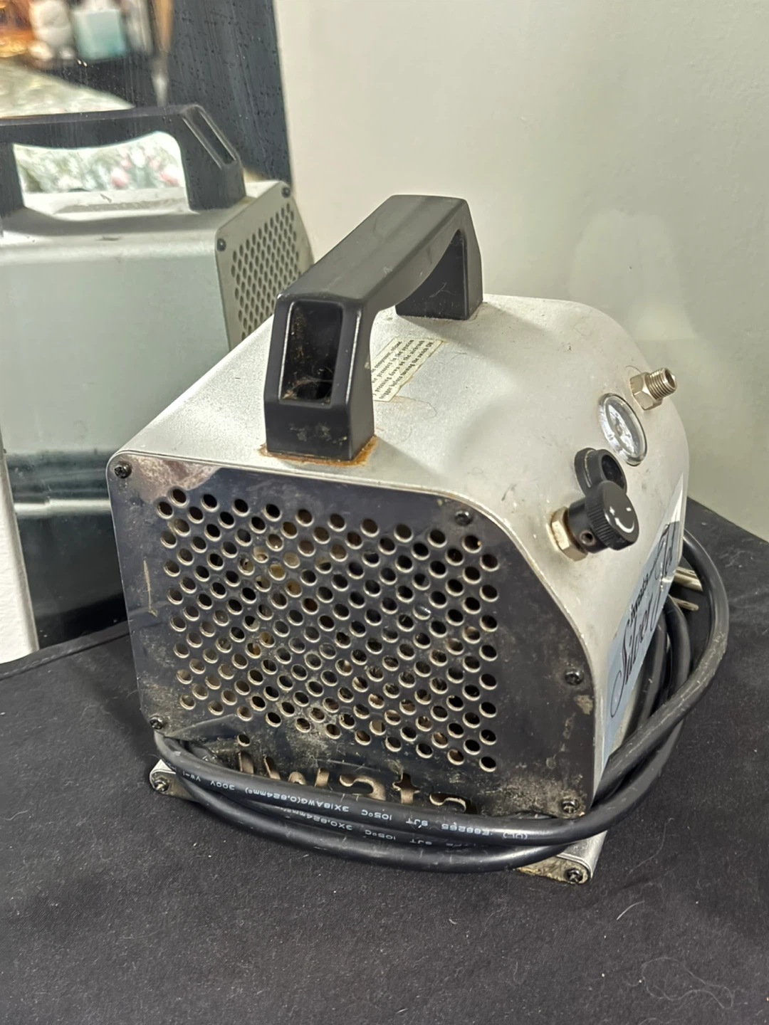 Iwata Silver Jet Airbrush Compressor - photo 2