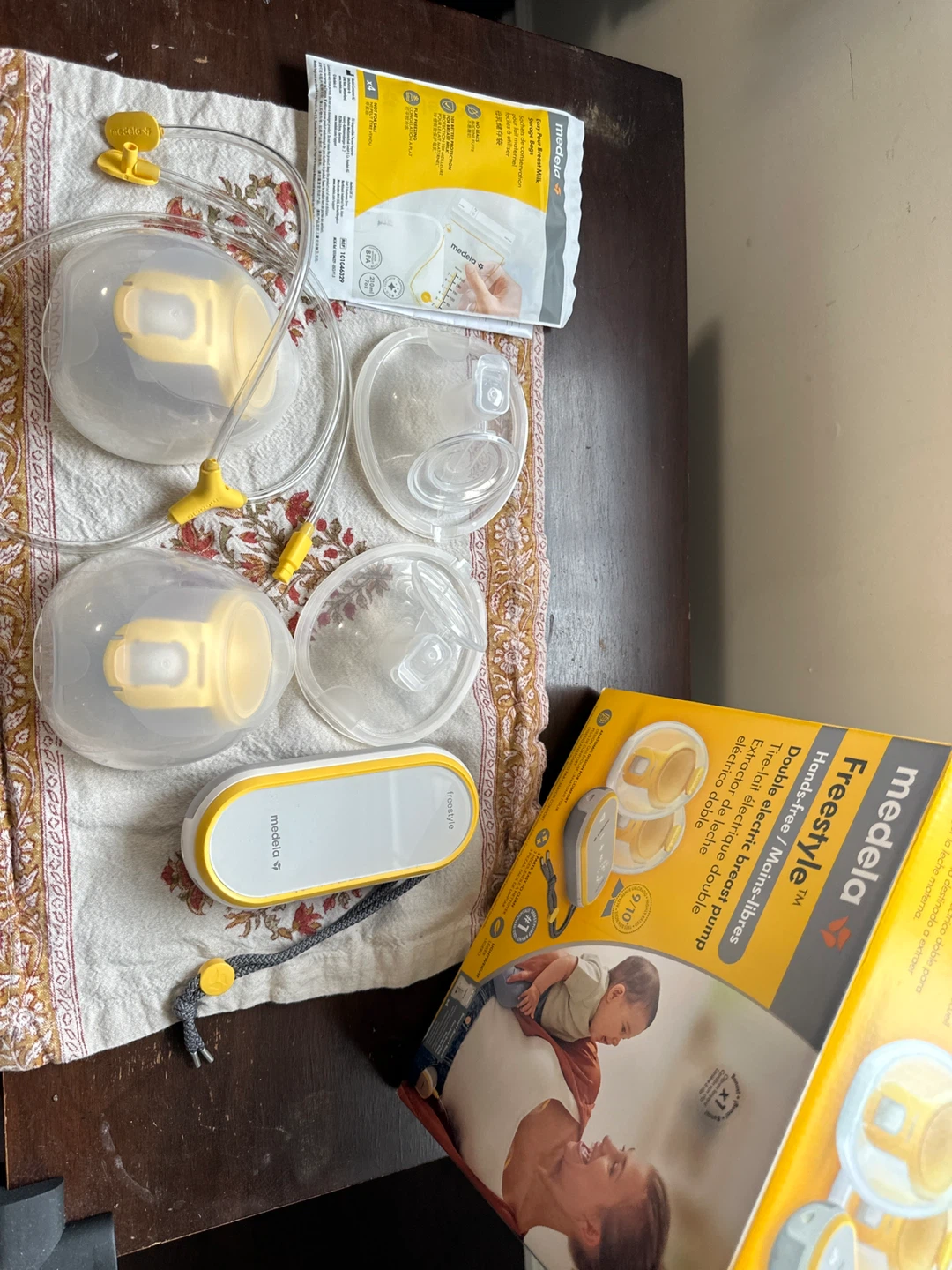 Medela Freestyle Hands-free Double Electric Breast Pump - photo 2