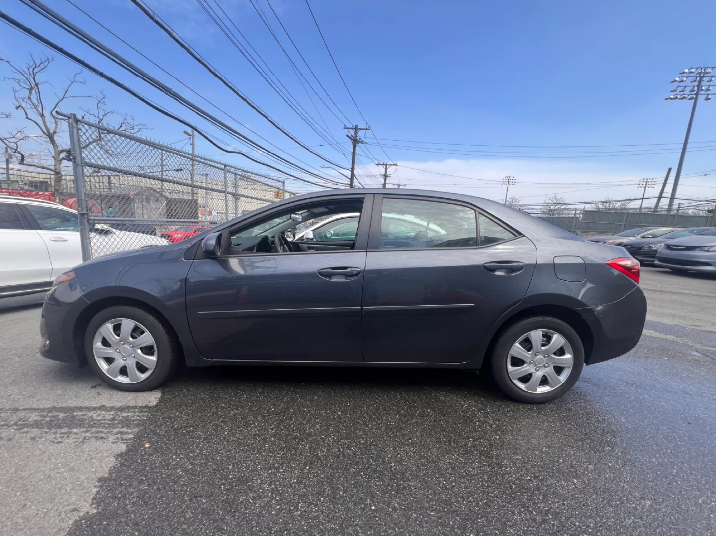 2019 Toyota Corolla LE - photo 3