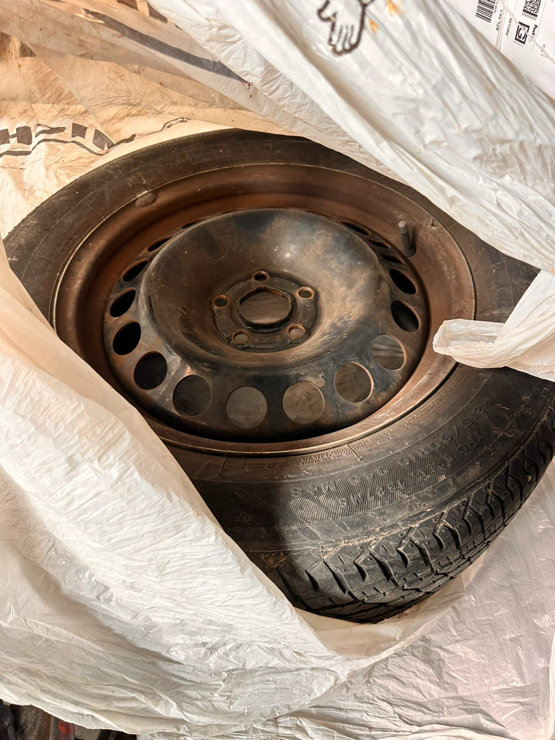 215/60R16 Tire
