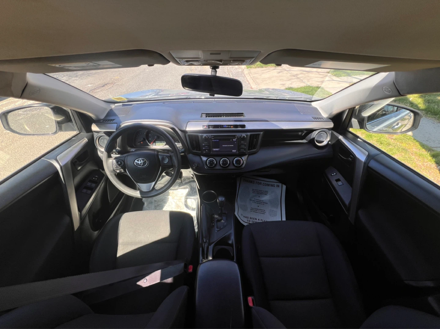2015 Toyota RAV4 LE - photo 2