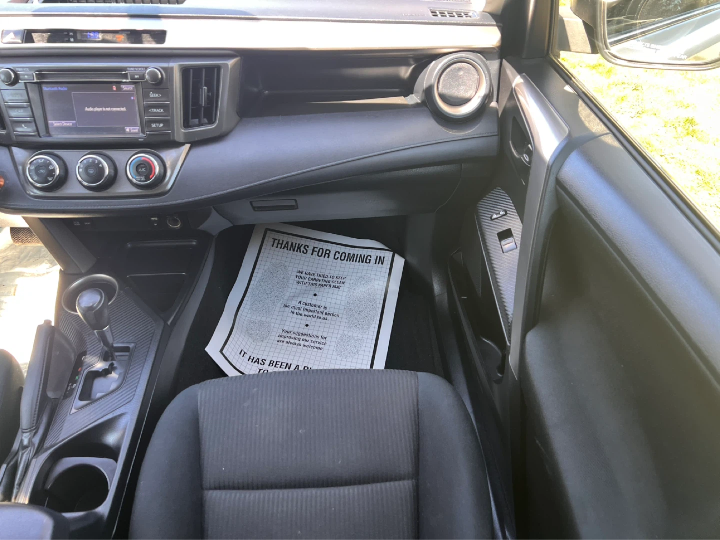 2015 Toyota RAV4 LE - photo 4