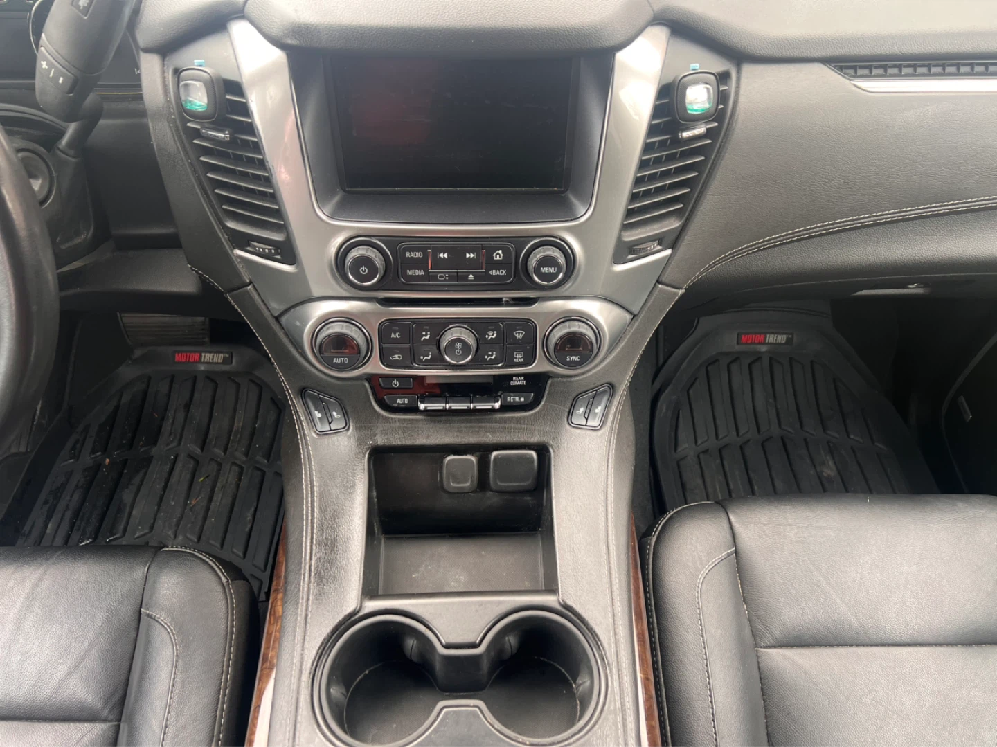 2020 Chevrolet Suburban 4WD LT - photo 5