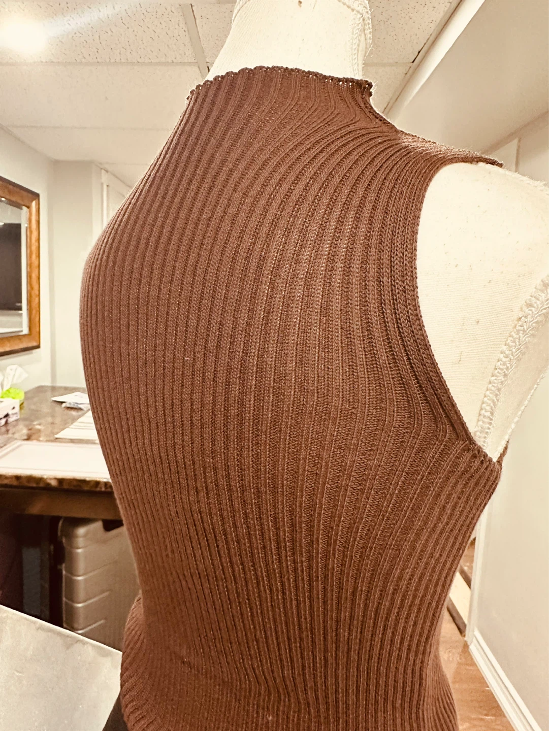 Ribbed Mock Neck Sleeveless Top - photo 3