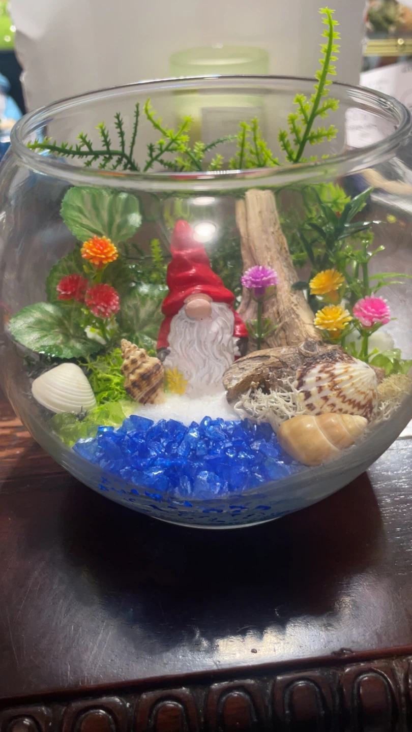 Decorative Glass Terrarium with Gnome and Seashells - photo 2