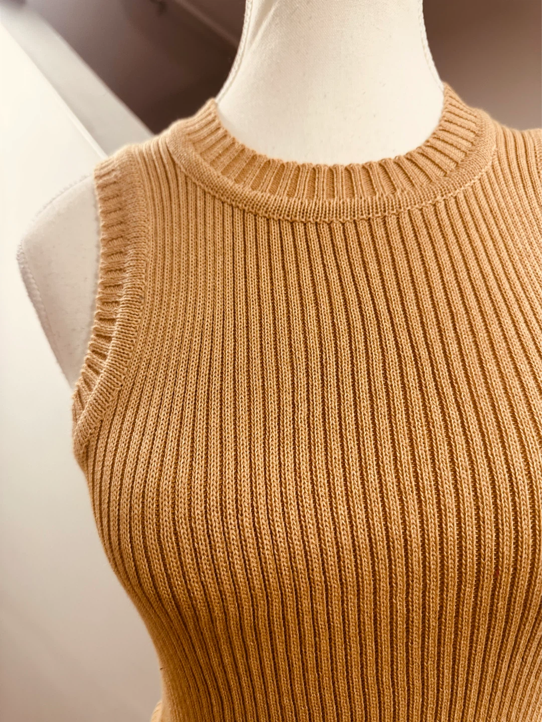 Ribbed Sleeveless Tank Top - photo 2