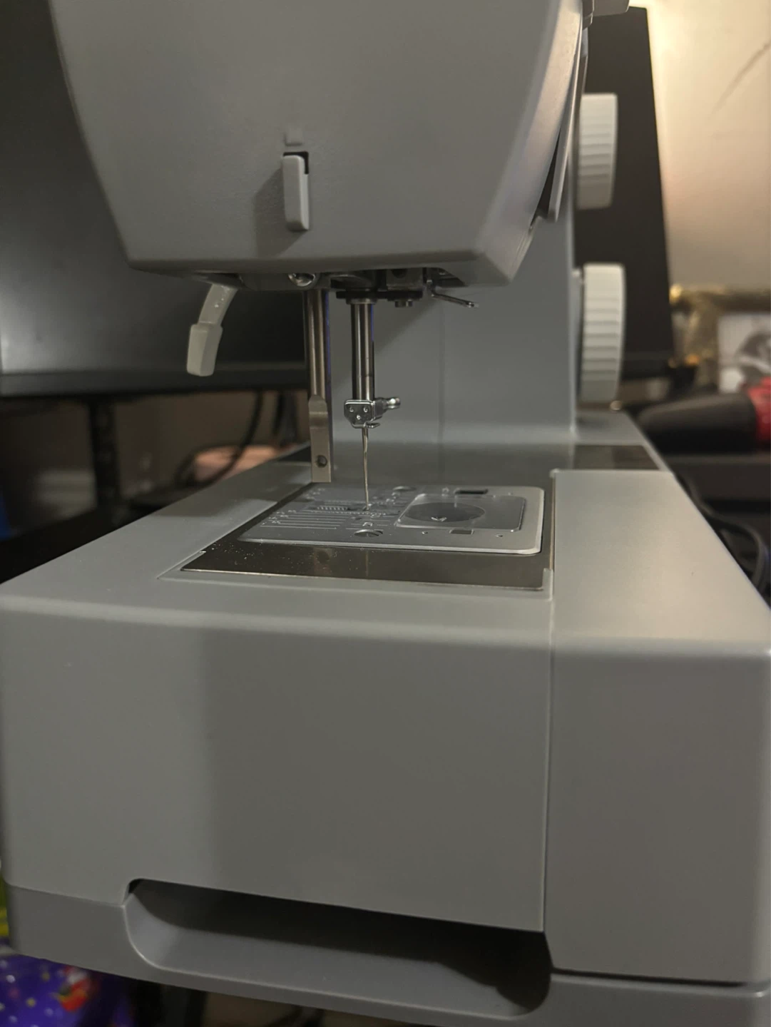 Singer HD4411 Heavy Duty Sewing Machine - photo 4