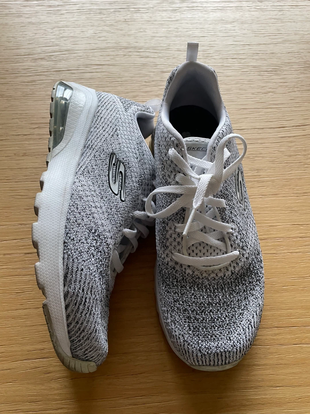 Skechers Women's White/Grey Sneakers