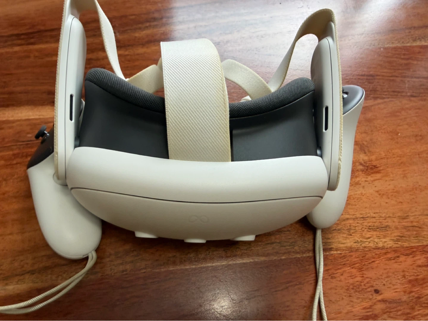 Meta Quest 3 VR Headset with Controllers - photo 4