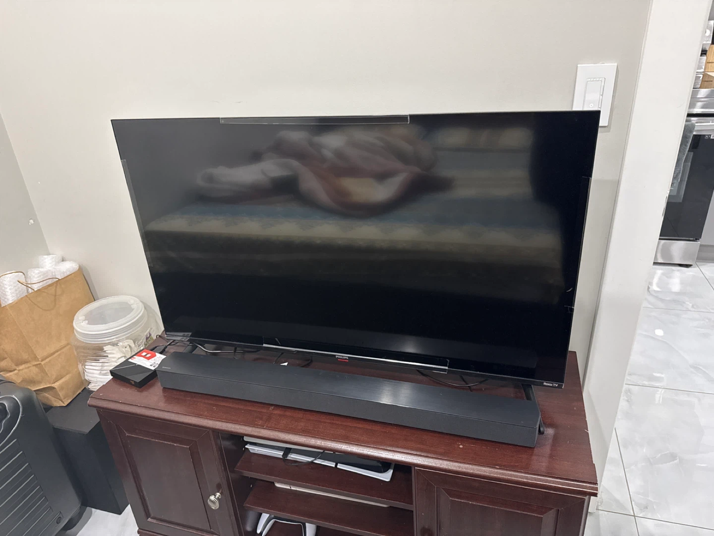 Philips tv 43 inch with woofer and sound bar