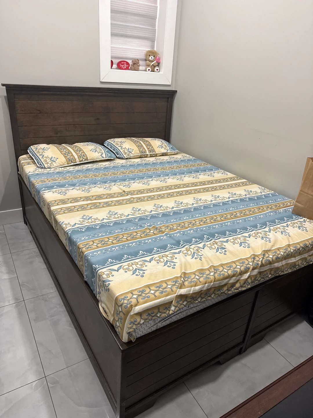 Wooden Storage Bed Frame with Headboard