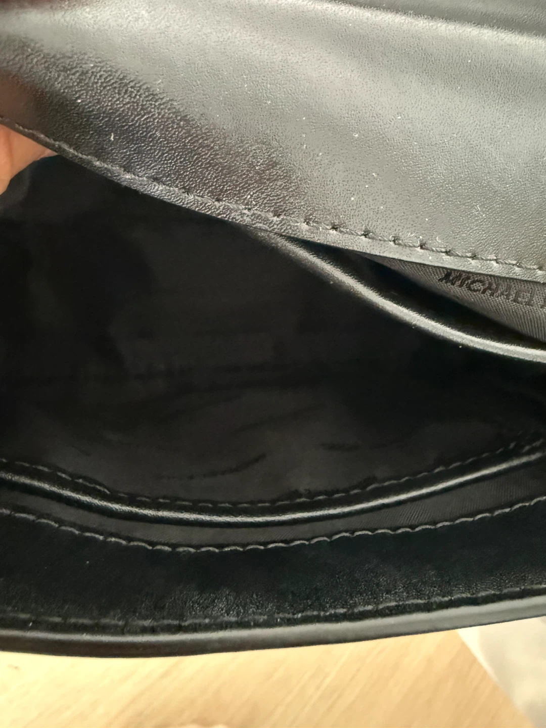 [Authentic] Michael Kors Mott Small Leather Satchel - photo 5