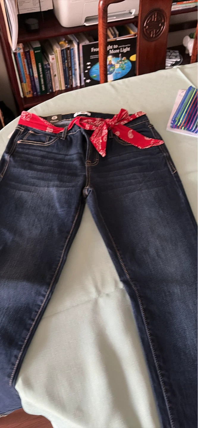 Kensie Jeans Size 6 with Red Bandana Belt