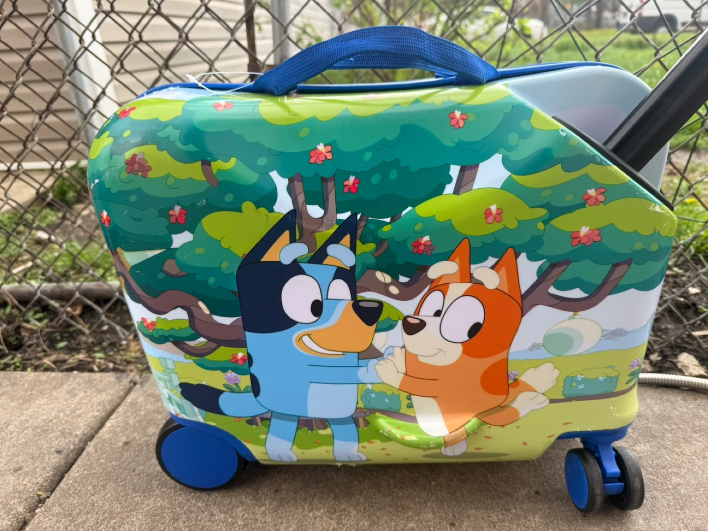 Bluey Kids Rolling Luggage Suitcase - photo 3