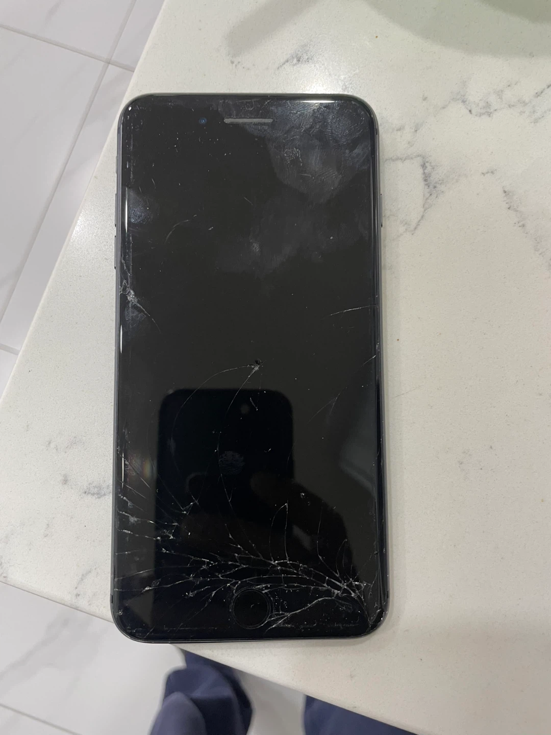 Iphone 8 plus (As it’s- read description) - photo 2