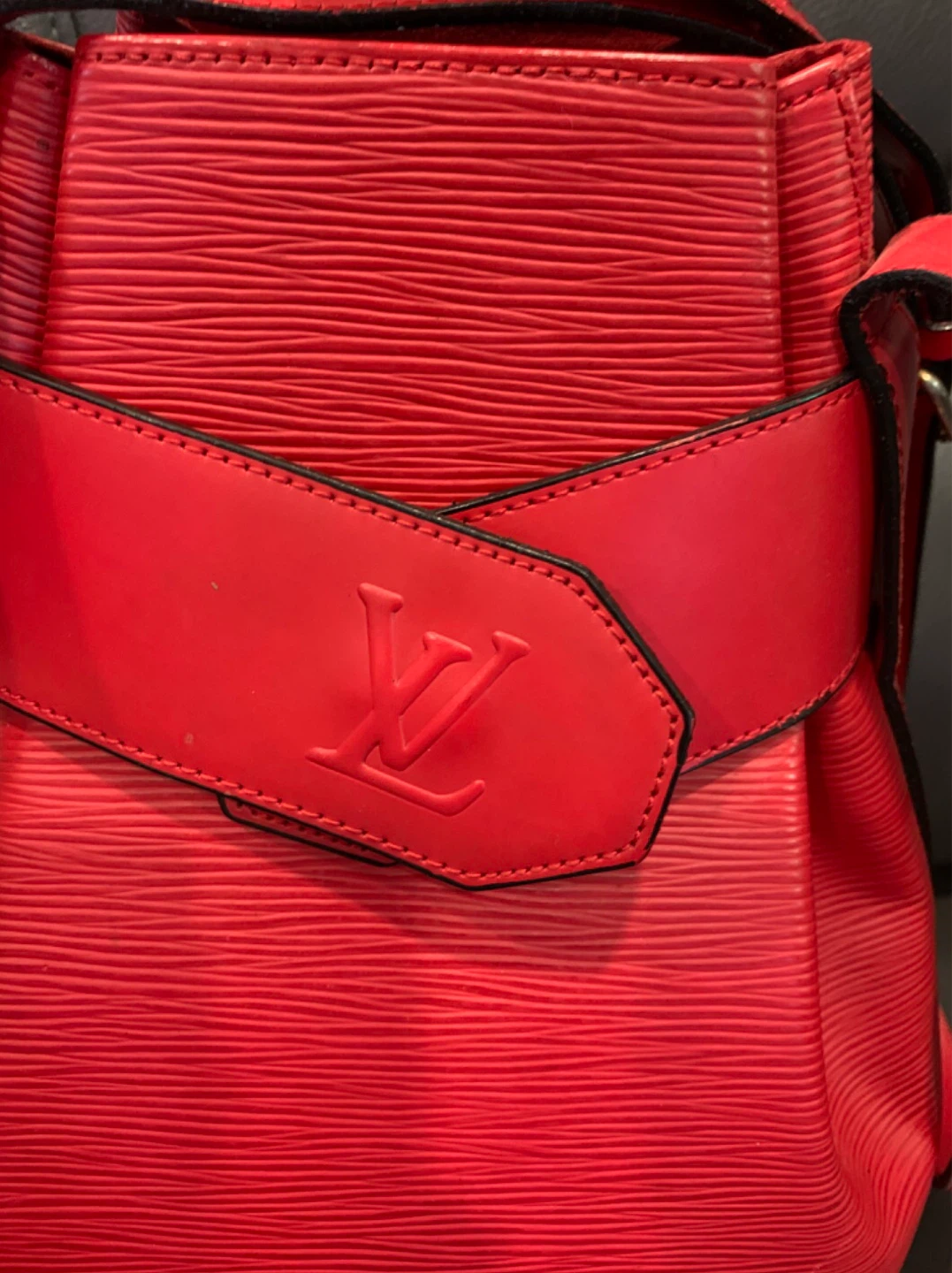 LV Bucket bag and matching Wallet - photo 4