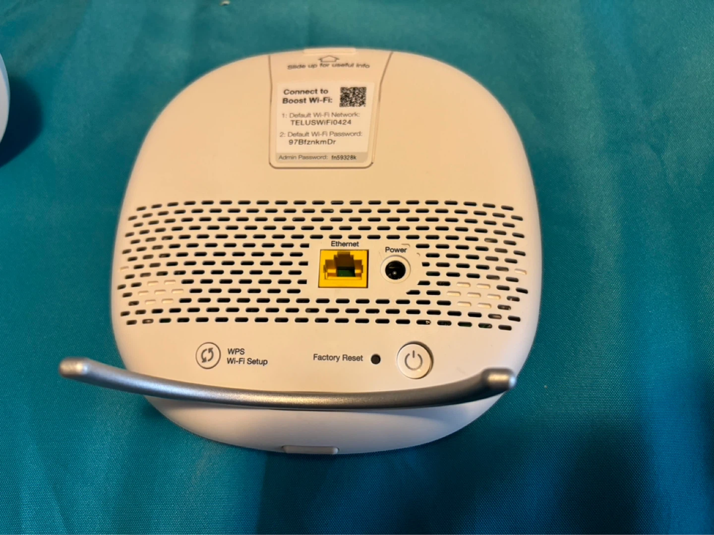 Telus Wi-Fi Boosters & Router - photo 2