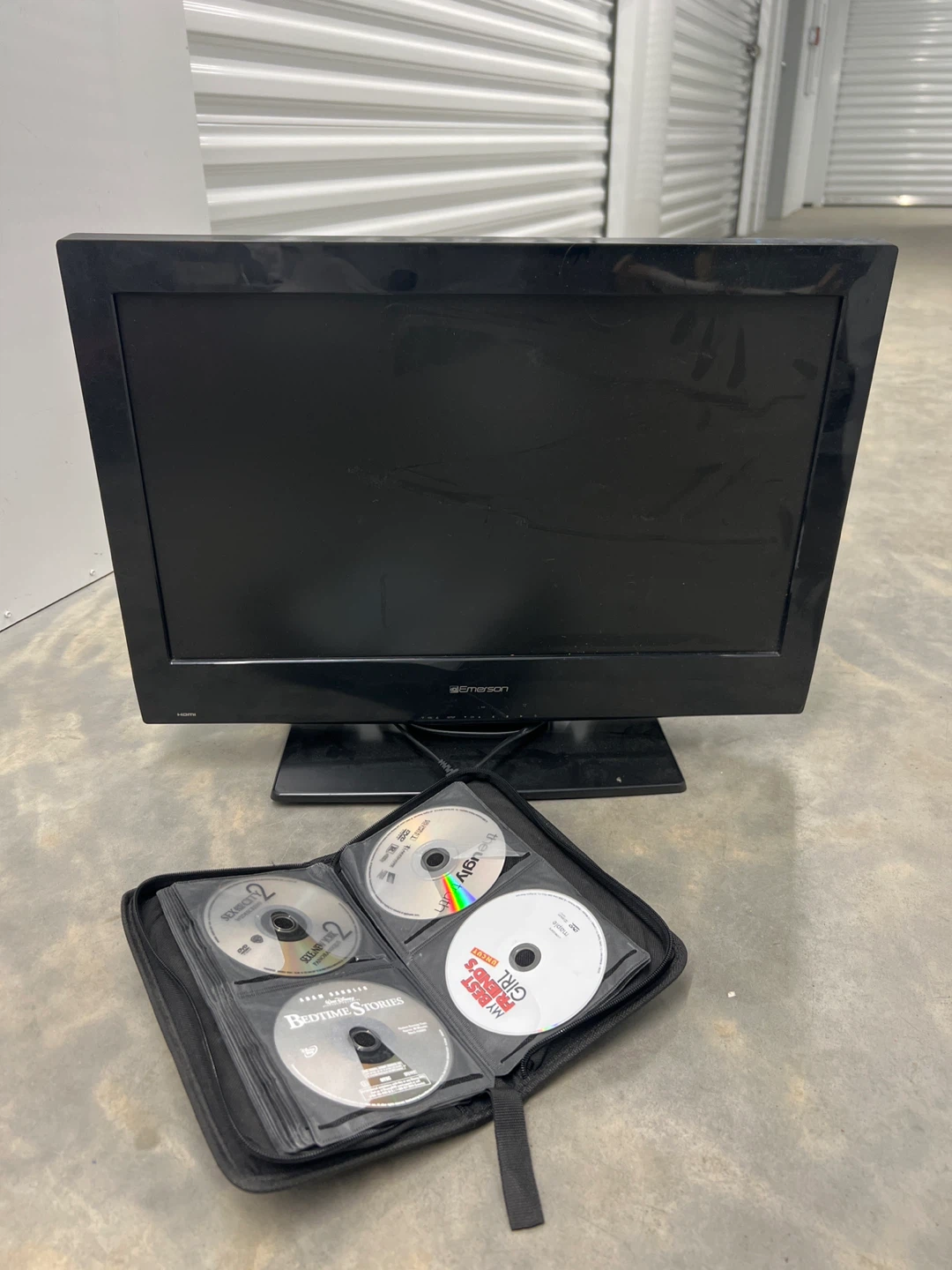 Emerson Black 13-inch TV with DVD Player Combo