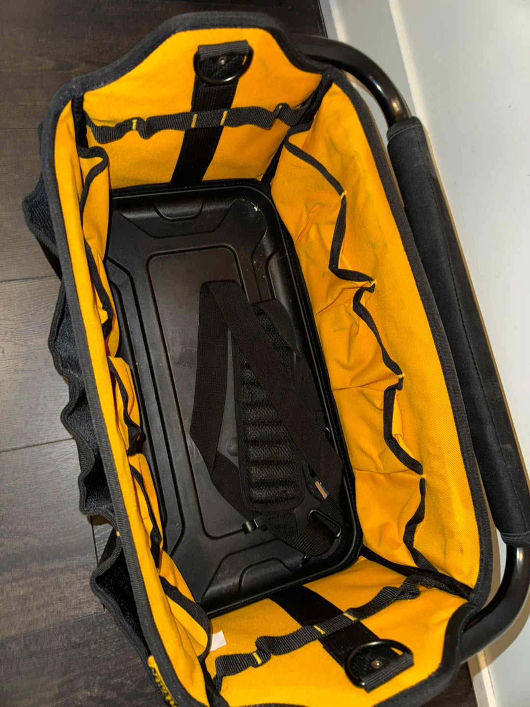 DeWalt Water Resistant Tool Bag - photo 2