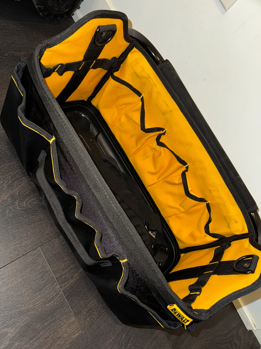 DeWalt Water Resistant Tool Bag - photo 3