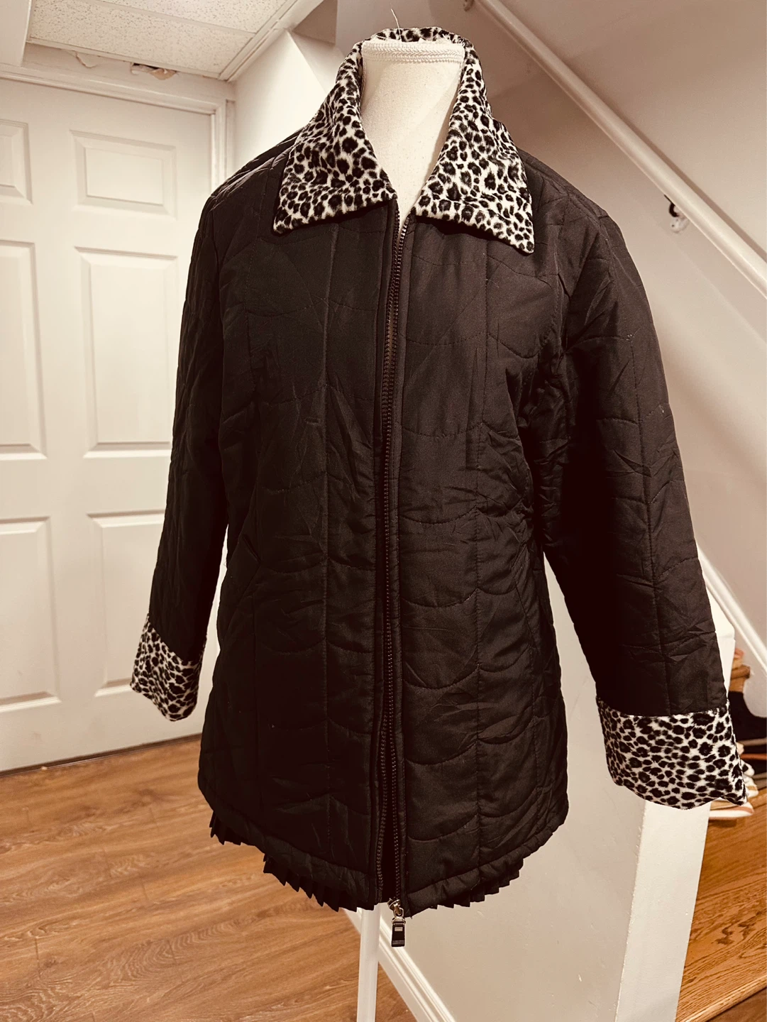 Buy this get 1 free with Leopard Print Collar and Cuffs