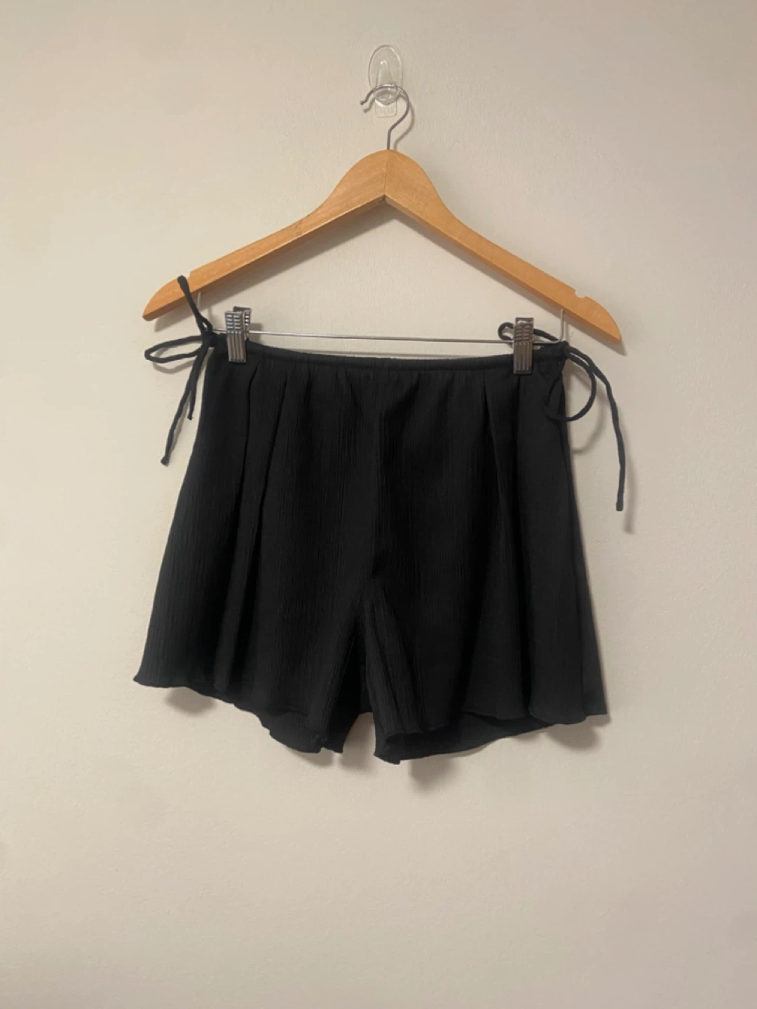 Black H&M Pleated Shorts