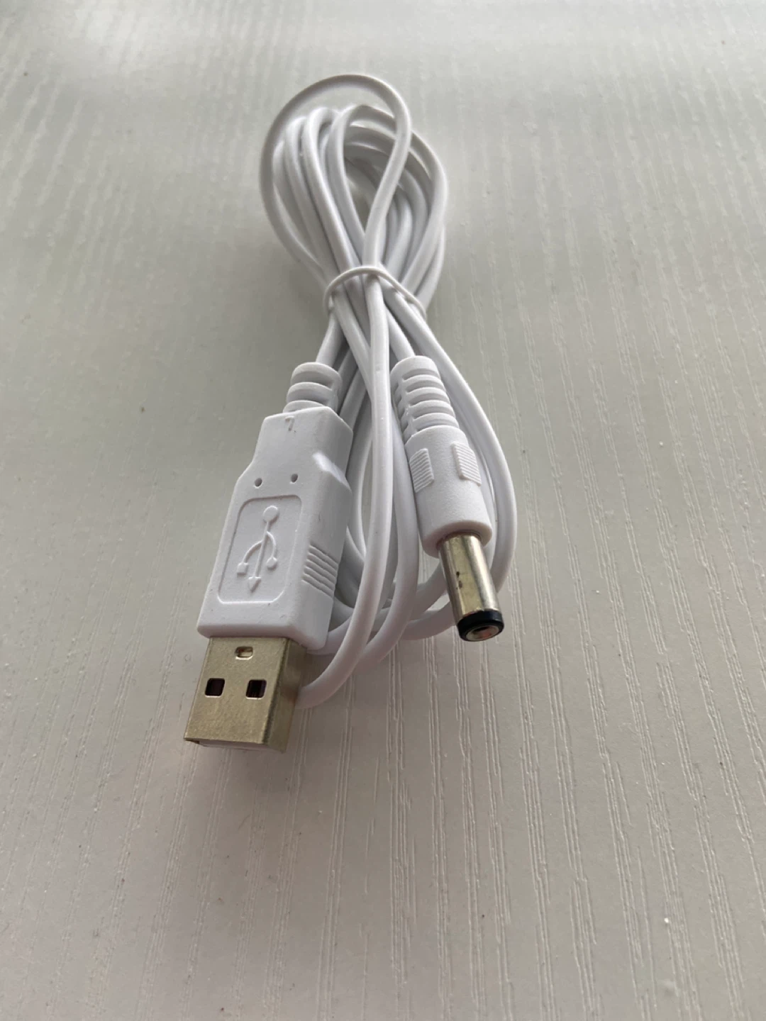 White USB to DC Power Cable