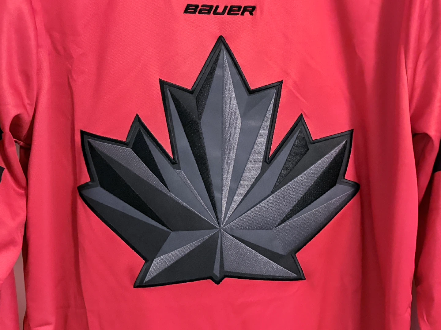 BNWT Authentic Bauer 2026 Olympics Team Canada Jersey Medium - photo 2