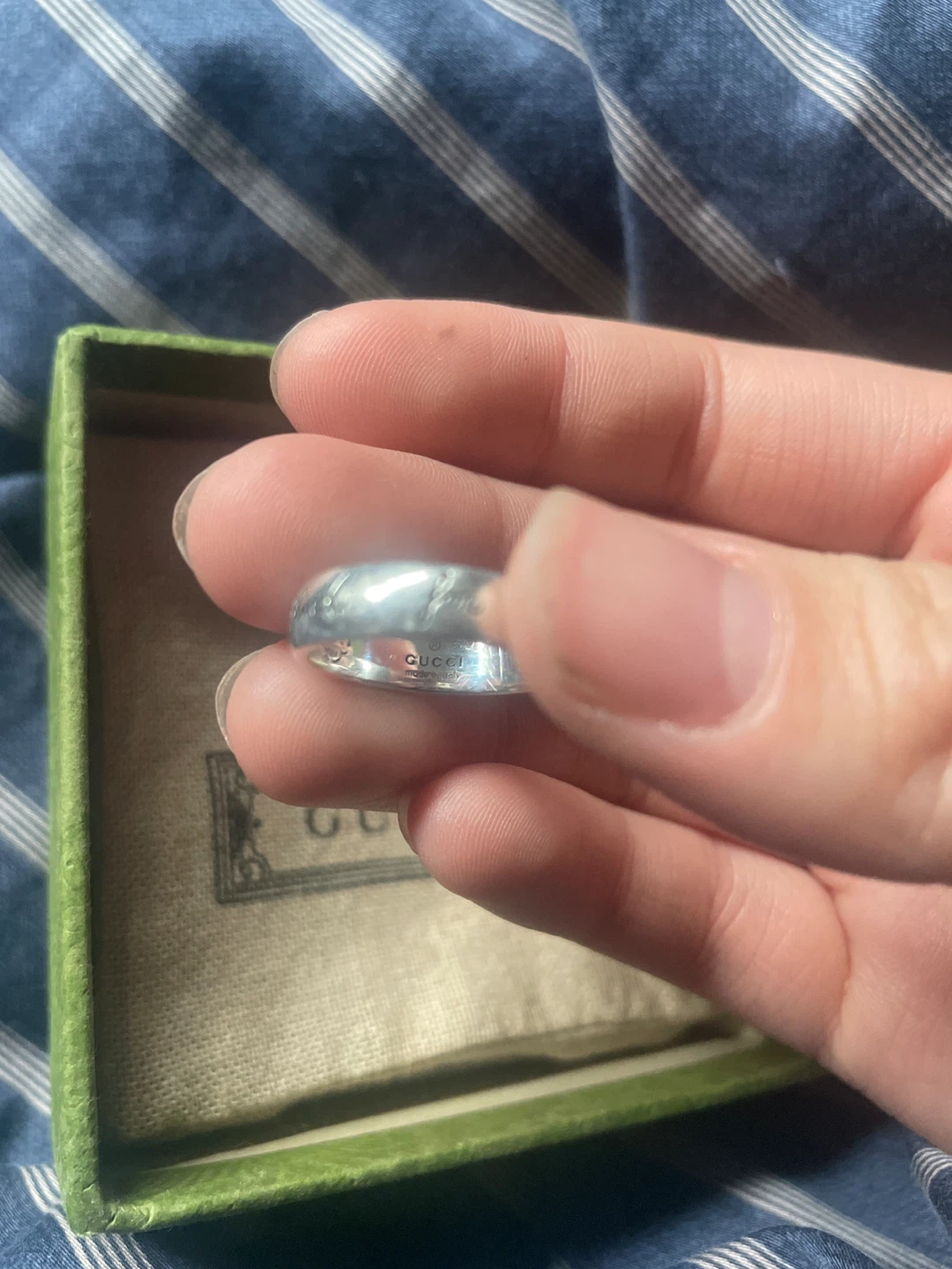 Gucci Silver Blind for Love Engraved Ring - photo 3